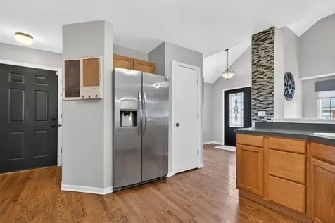 882 Wilshire Lane Crete IL 60417