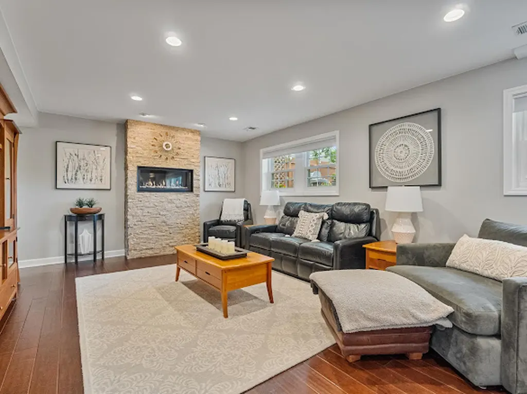 15 West 56th Place Westmont IL 60559