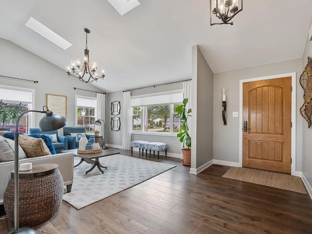 15 West 56th Place Westmont IL 60559