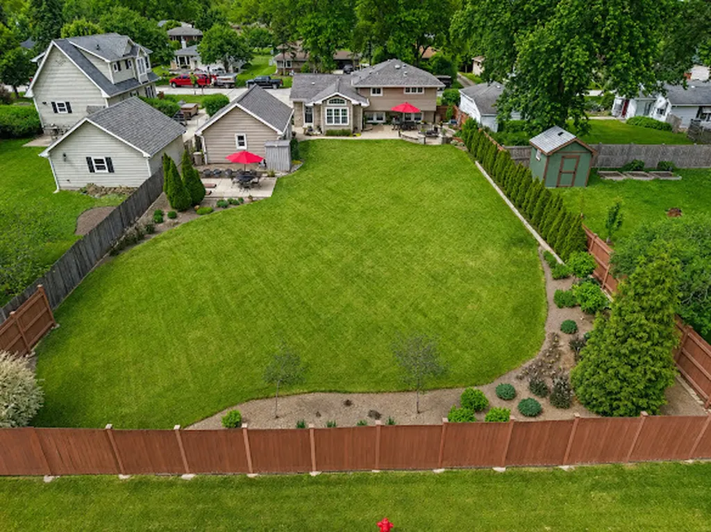 15 West 56th Place Westmont IL 60559