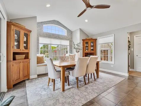 15 West 56th Place Westmont IL 60559