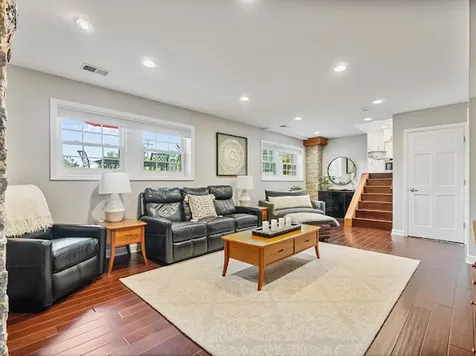 15 West 56th Place Westmont IL 60559