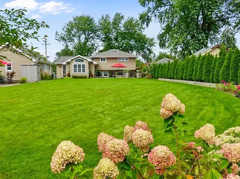 15 West 56th Place Westmont IL 60559