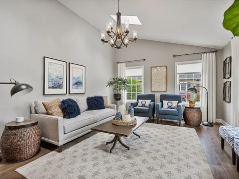 15 West 56th Place Westmont IL 60559