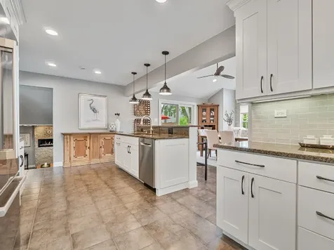 15 West 56th Place Westmont IL 60559