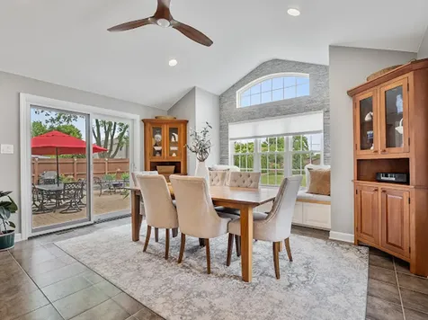 15 West 56th Place Westmont IL 60559
