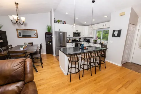 824 Grant Street Bartlett IL 60103