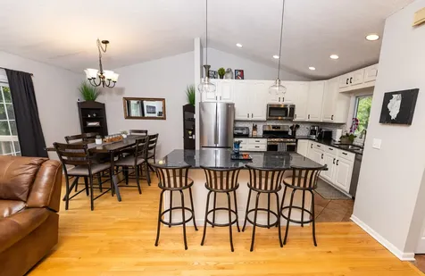 824 Grant Street Bartlett IL 60103