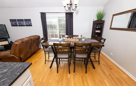 824 Grant Street Bartlett IL 60103