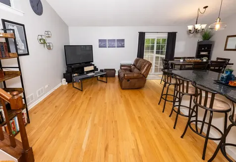 824 Grant Street Bartlett IL 60103