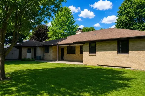 1206 5TH Avenue Sterling IL 61081