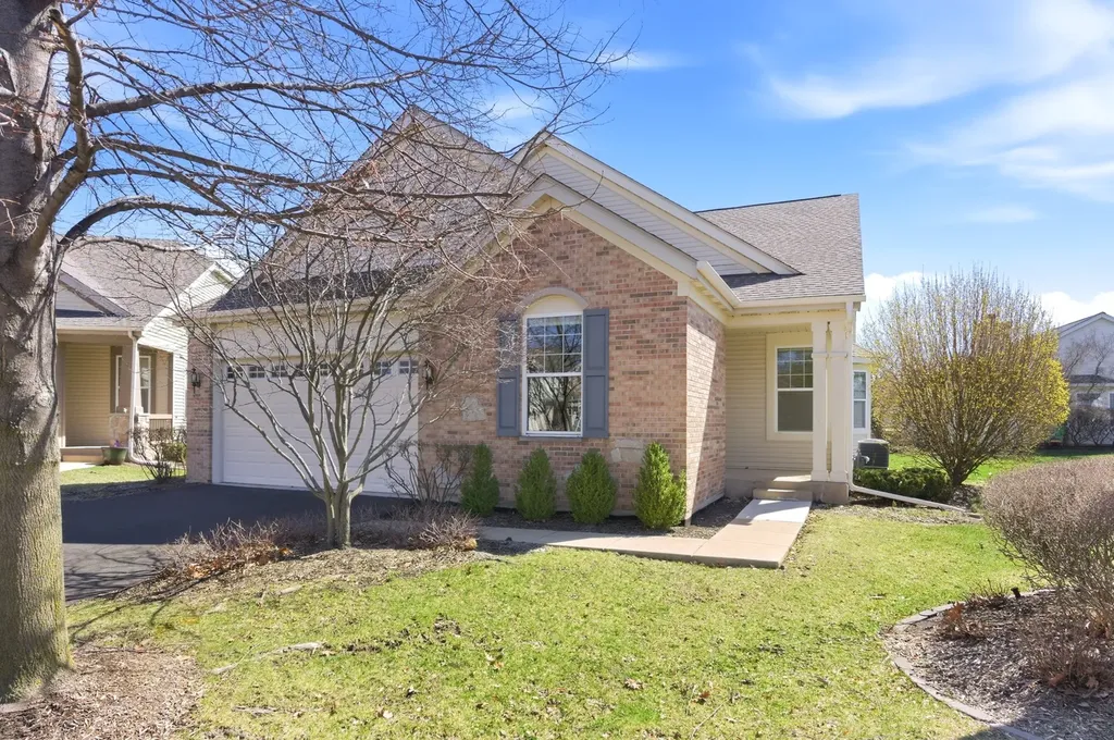 1967 Holloway Court Aurora IL 60502