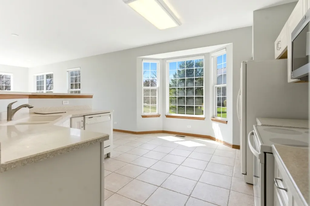 1967 Holloway Court Aurora IL 60502