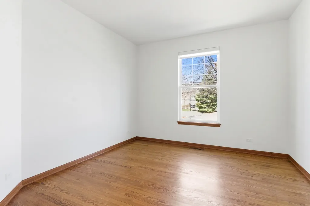 1967 Holloway Court Aurora IL 60502