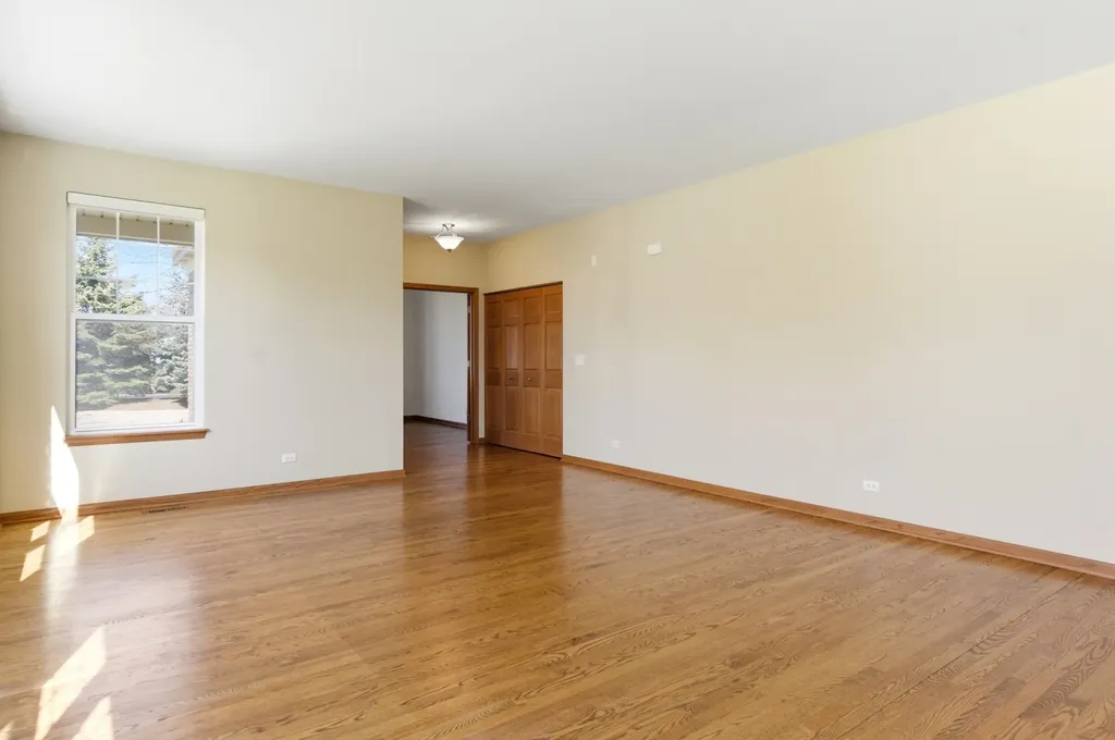 1967 Holloway Court Aurora IL 60502