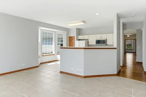 1967 Holloway Court Aurora IL 60502