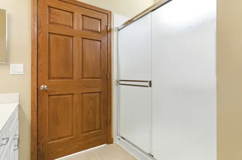1967 Holloway Court Aurora IL 60502