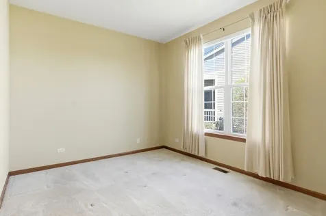 1967 Holloway Court Aurora IL 60502