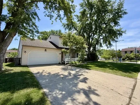 34 Highbury Drive Elgin IL 60120