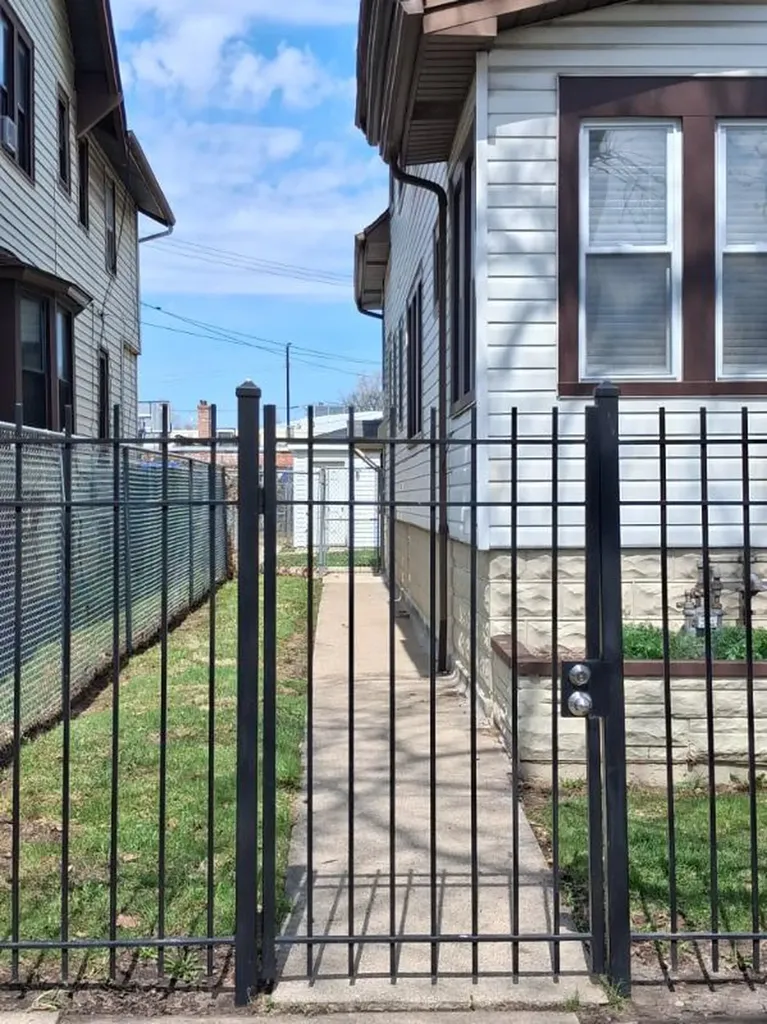 322 West 103rd Place Chicago IL 60628