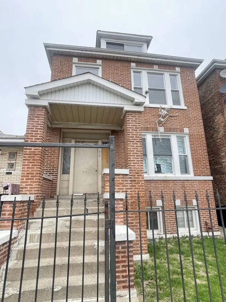 2512 West 45th Place Chicago IL 60632