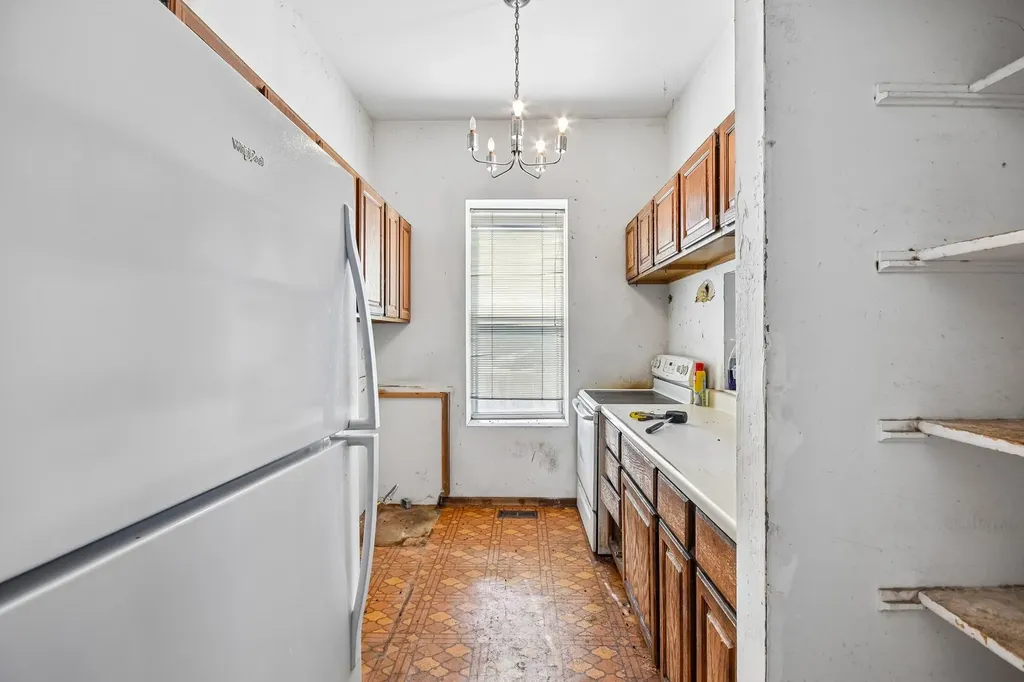 1047 West Leland Avenue Chicago IL 60640