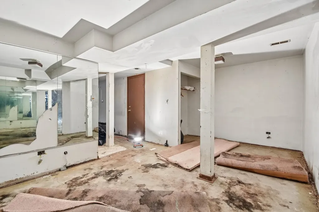 1047 West Leland Avenue Chicago IL 60640