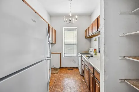 1047 West Leland Avenue Chicago IL 60640
