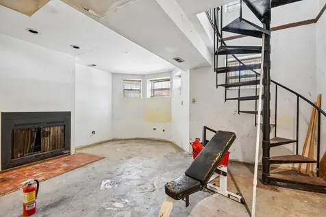 1047 West Leland Avenue Chicago IL 60640