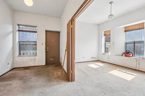1047 West Leland Avenue Chicago IL 60640