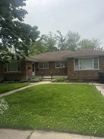 208 1/2 Blackstone Street Thornton IL 60476