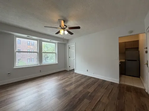 3727 North Pine Grove Avenue Chicago IL 60613