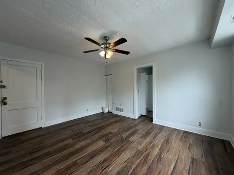 3727 North Pine Grove Avenue Chicago IL 60613