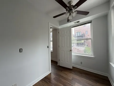 3727 North Pine Grove Avenue Chicago IL 60613