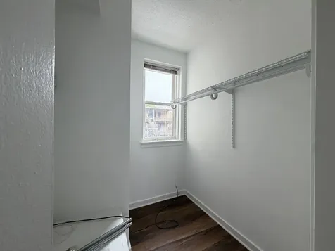 3727 North Pine Grove Avenue Chicago IL 60613