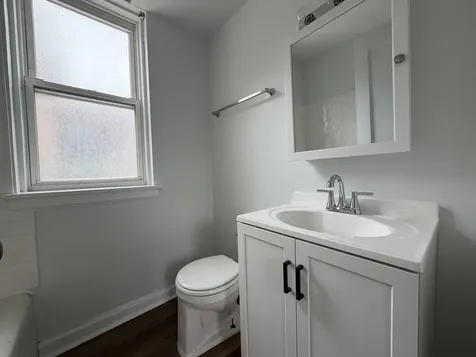 3727 North Pine Grove Avenue Chicago IL 60613