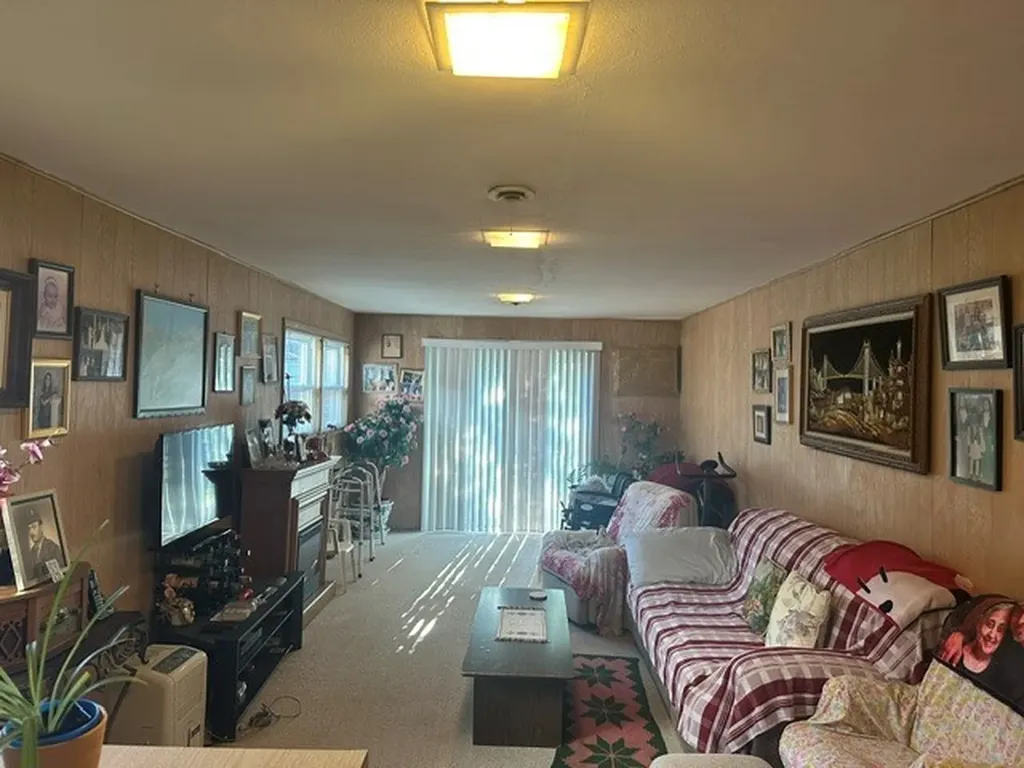 6034 North Bernard Street Chicago IL 60659