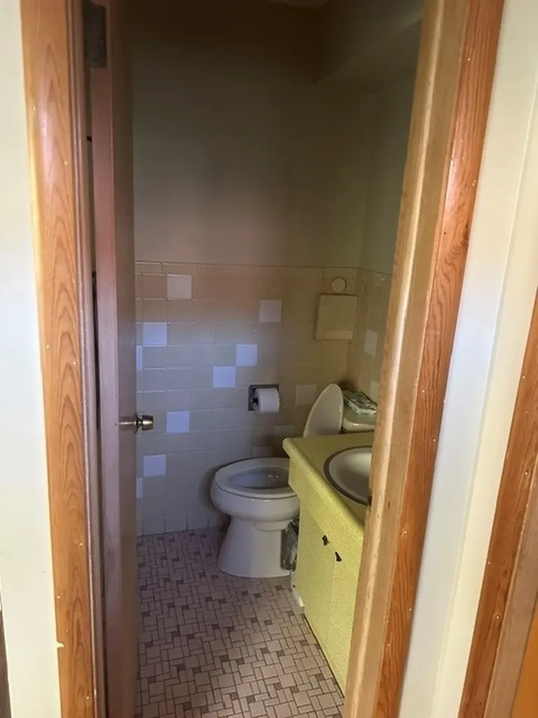 6034 North Bernard Street Chicago IL 60659