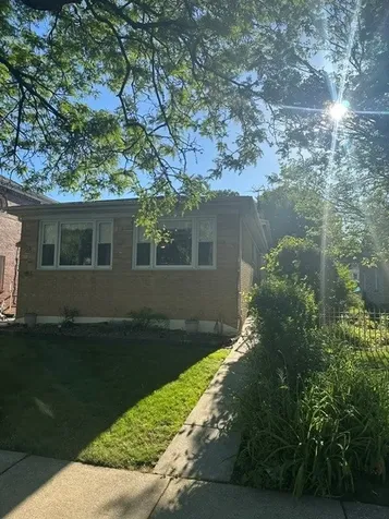 6034 North Bernard Street Chicago IL 60659