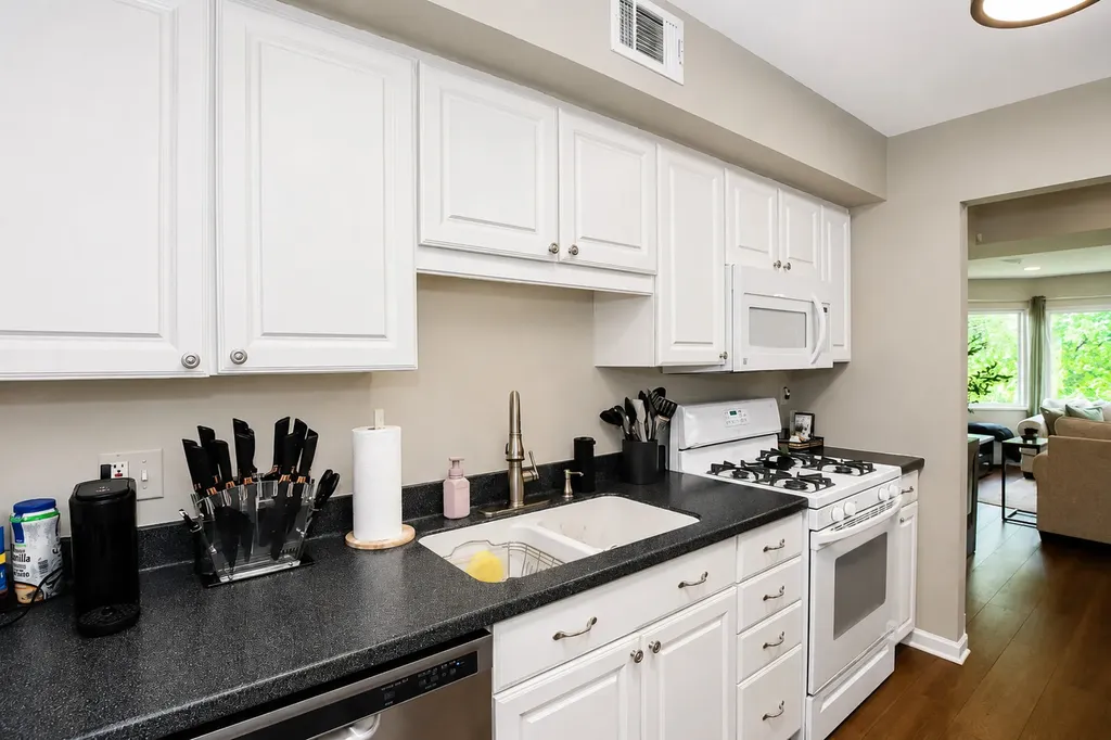 6425 Clarendon Hills Road Willowbrook IL 60527