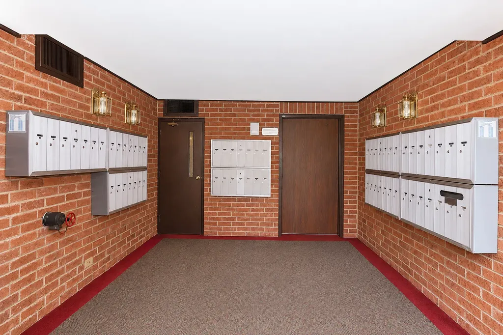 6425 Clarendon Hills Road Willowbrook IL 60527
