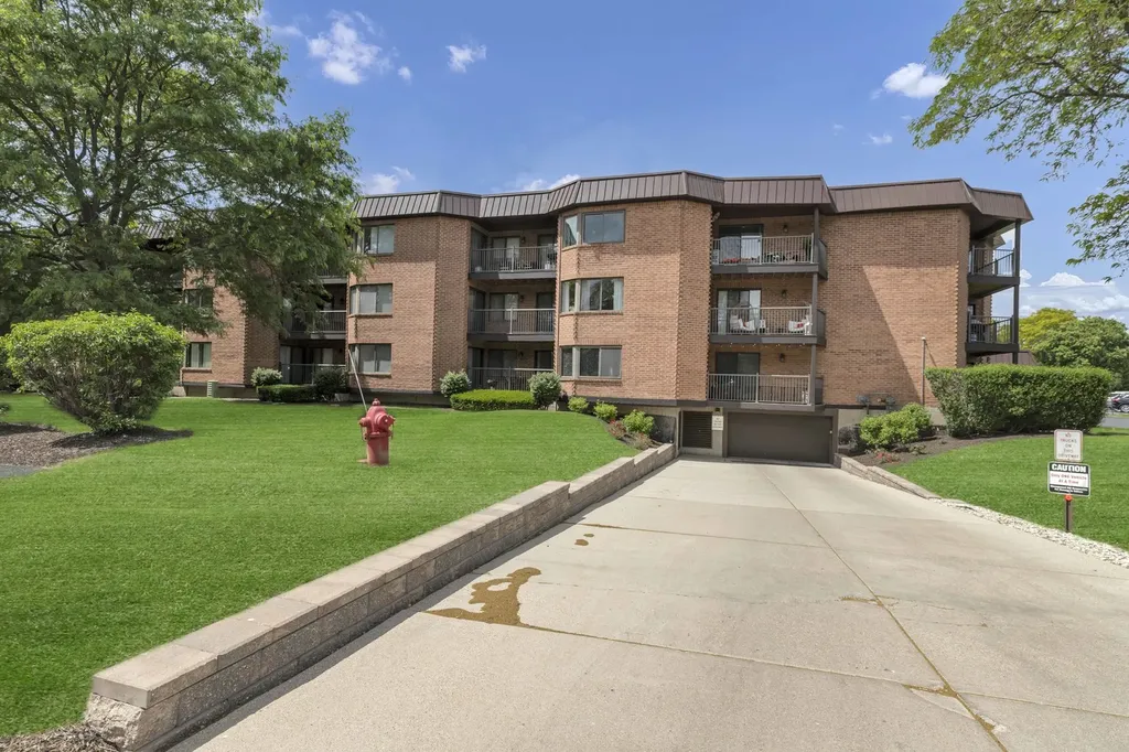 6425 Clarendon Hills Road Willowbrook IL 60527