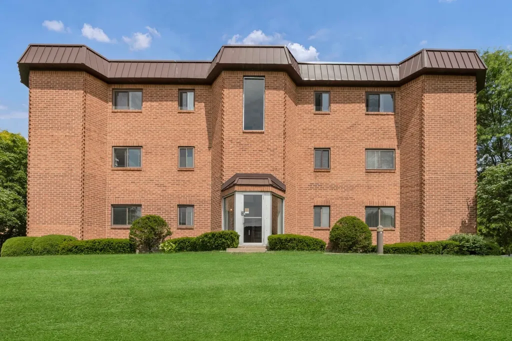 6425 Clarendon Hills Road Willowbrook IL 60527