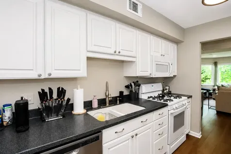 6425 Clarendon Hills Road Willowbrook IL 60527