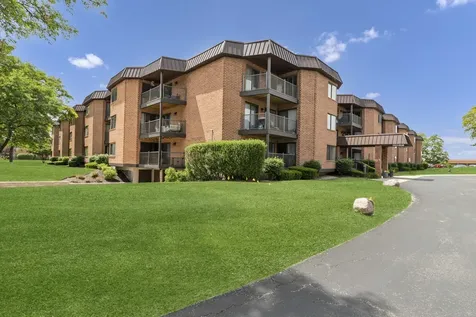 6425 Clarendon Hills Road Willowbrook IL 60527