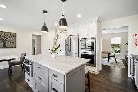 4220 Terri Lyn Lane Northbrook IL 60062