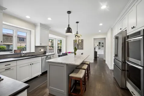4220 Terri Lyn Lane Northbrook IL 60062