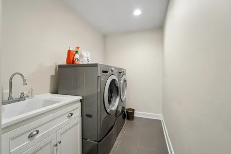 4220 Terri Lyn Lane Northbrook IL 60062