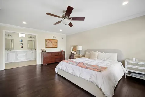 4220 Terri Lyn Lane Northbrook IL 60062