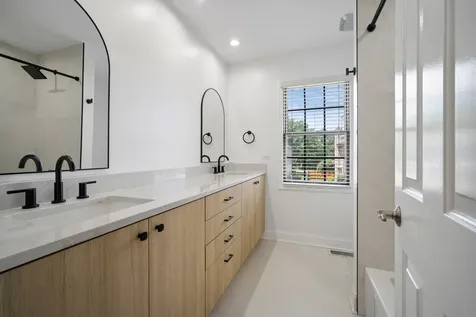4220 Terri Lyn Lane Northbrook IL 60062